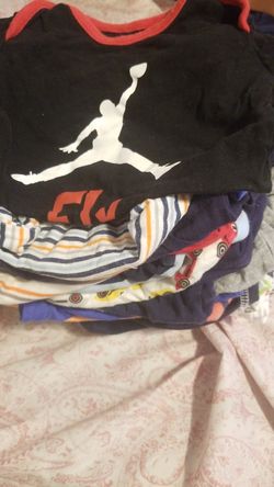 baby clothes of different sizes