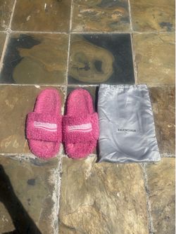 Pink balenciaga slides