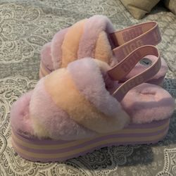 UGG Platform Sandal/Slippers