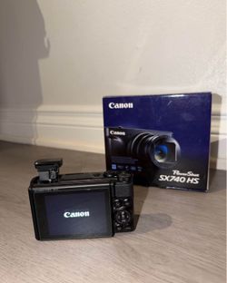 Canon SX740 HS