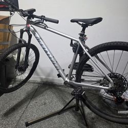 Specialized Rockhopper Expert 29