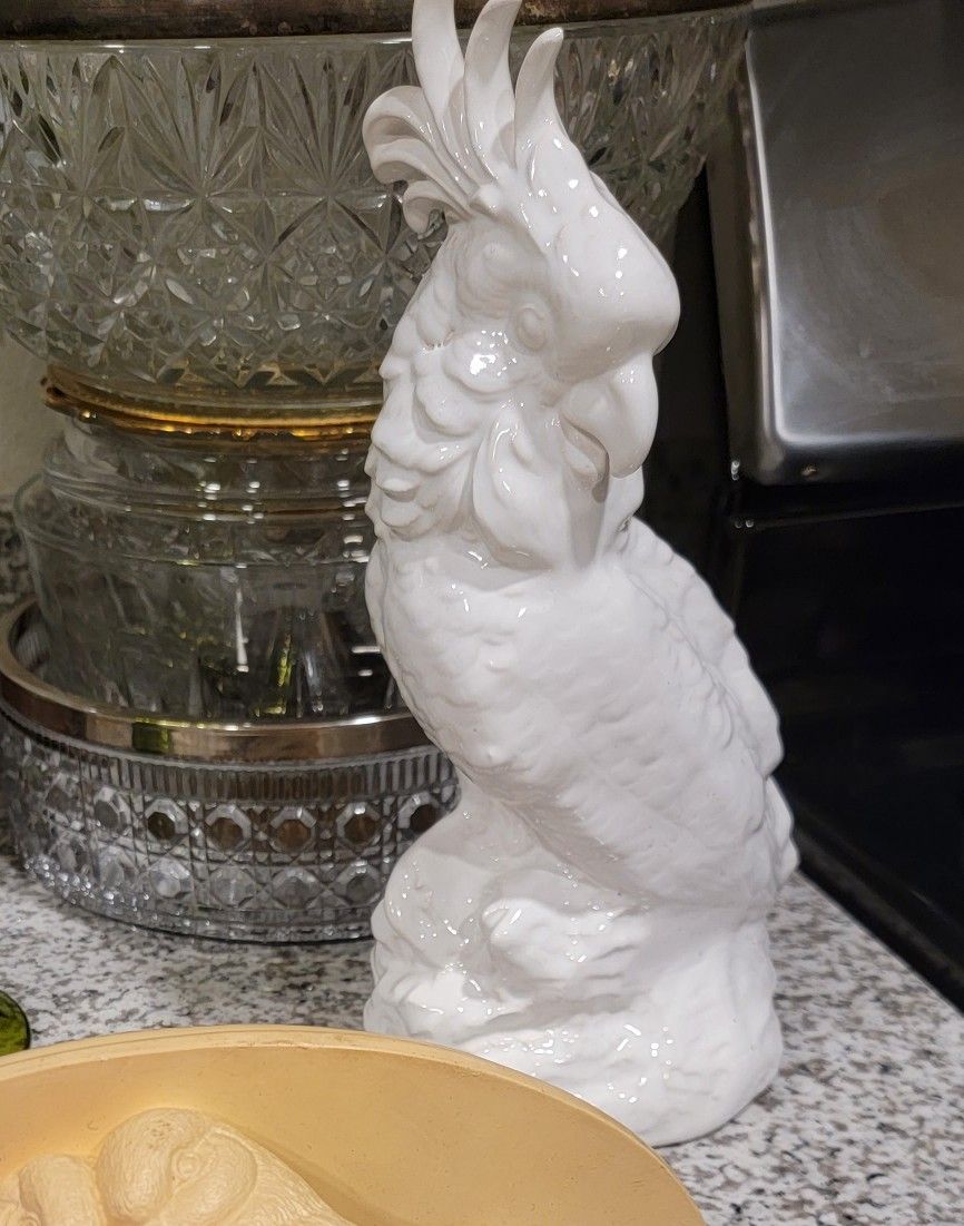 Vintage Italian Cockatoo Porcelain Ceramic Figurine Sculpture Mid Century Bird