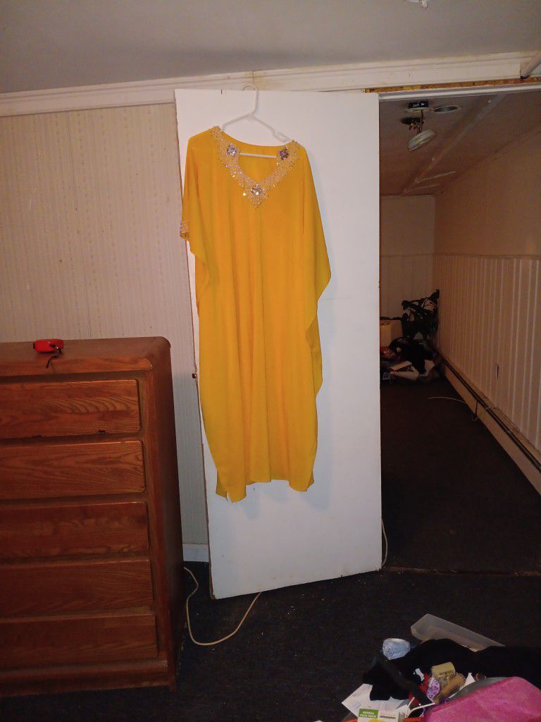 Yellow Flowy Dress with Beads on Collar= Great For Any Size