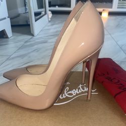 Nude Christan Louboutin Pointed Toe Heels