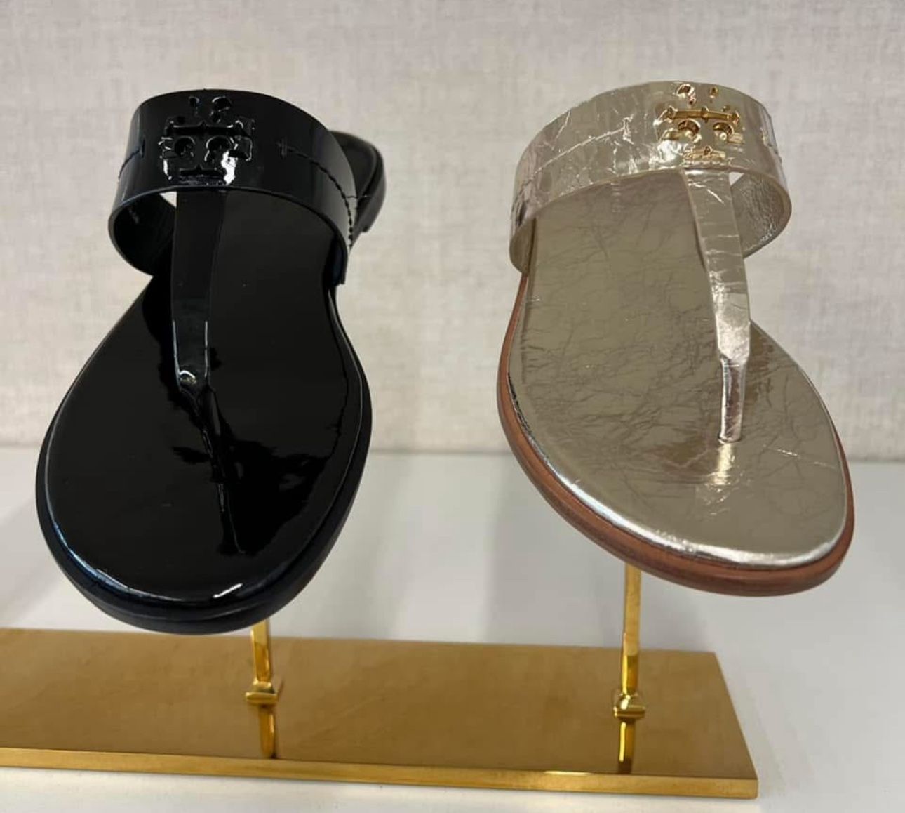 Tory Burch NEW Sandals Size 8 Black And gold