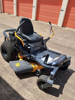 Cub cadet última 42 in zero turn lanw mower new $2400 Price FIRM// Nueva PRECIO FIRME $2400