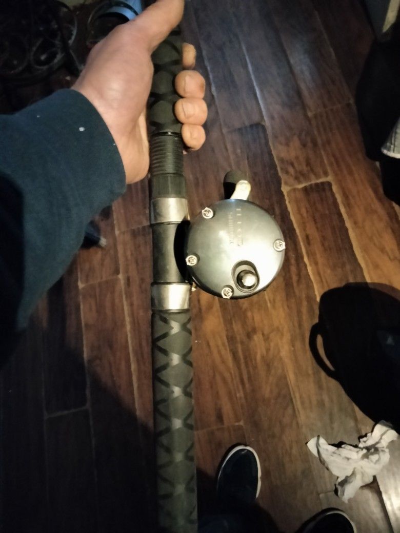 Takota 500 Fishing Reel And Tsunami Pool