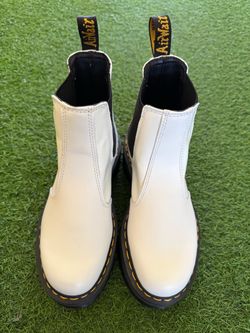 Dr. Martens 2976 Quad White Chelsea Platform Boots Women’s size 7