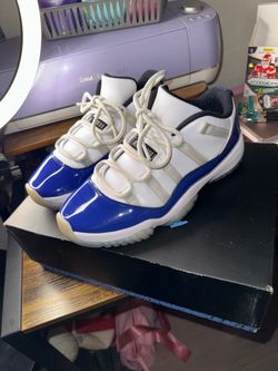 Air Jordan 11 Low "White/ Royal Blue" (Jordan 11 Low Royal)