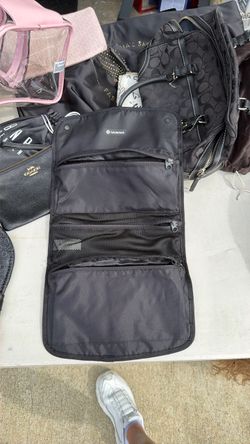 Lululemon travel toiletries