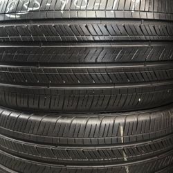 Set Of Tires (4) 235-40-19 Goodyear