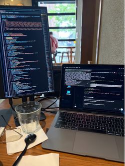 Portable USB-C monitor