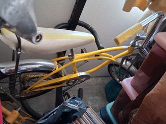 1995 Schwinn Lemon Peeler Krate reissue bike