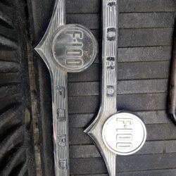 Ford 1956 Side Emblums Oem