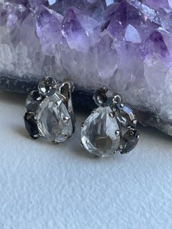 Vintage Tear drop shaped, clip-on earrings with 1 center piece clear stone, and 3 side pieces clear stones