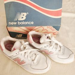 Girl New Balance Tennis  Size 4 1/2