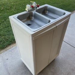 Self Contained Vanity Sink With Eye Wash Station