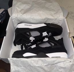 JORDAN 4 WHITE THUNDER! BRAND NEW