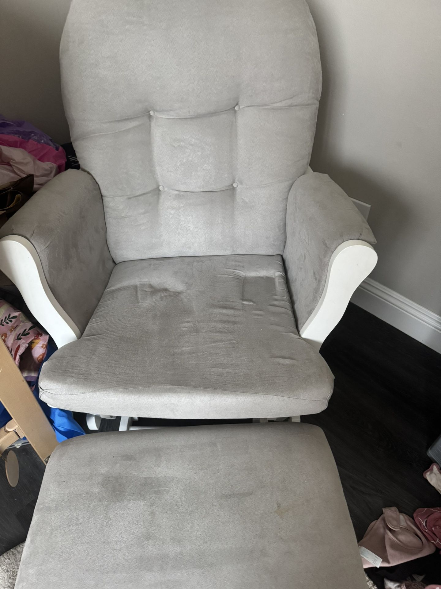 Storkcraft Hoop Glider Nursery Rocking Chair and Ottoman