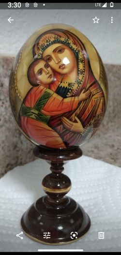 ABSOLUTELY GORGEOUS HAND CARVED RELIGIOUS DECOR $100.