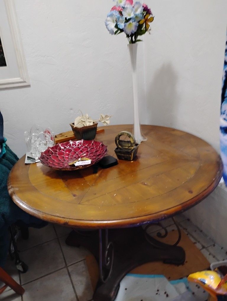 Dinning Table 