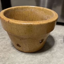 Gardening. Set If 3 Planter Pots $35