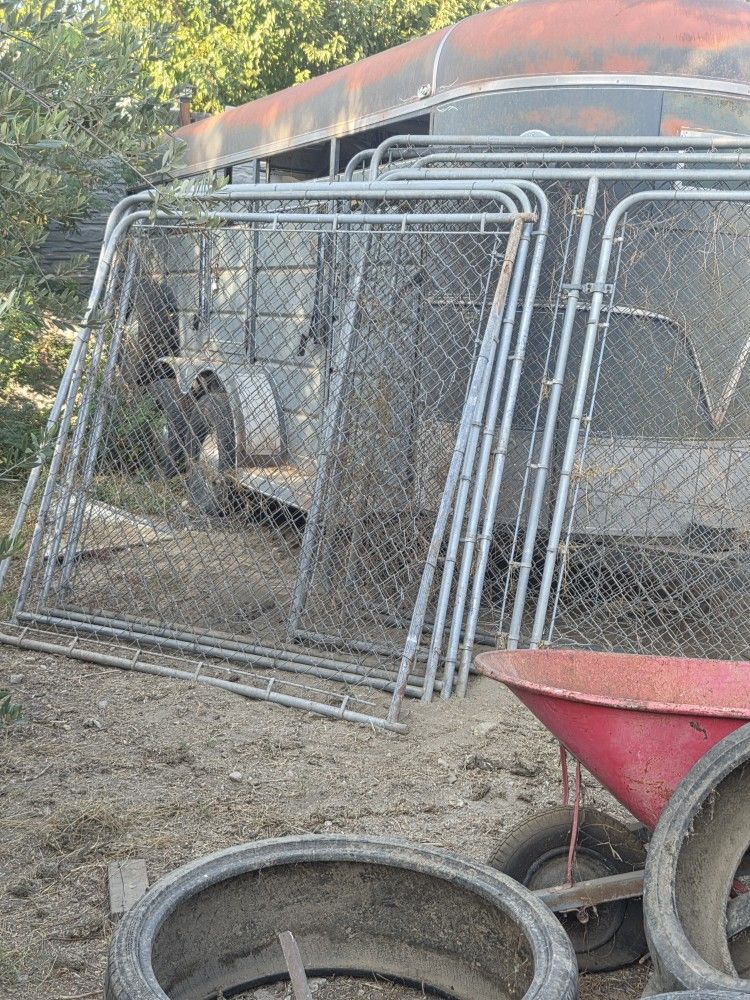 Chain Link Dog Kennel Panels- 9