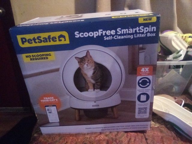 Pet safe Scoop Free Smart Spin Self Cleaning Liter Box