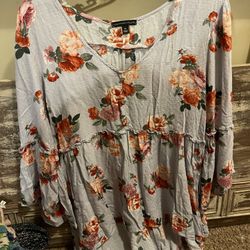 Signature Studio Top Women Size XL Floral Baby Doll Style Like New Stretchy Smoke Free Adorable 