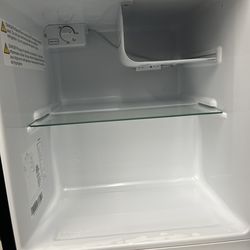 Hisense Mini fridge