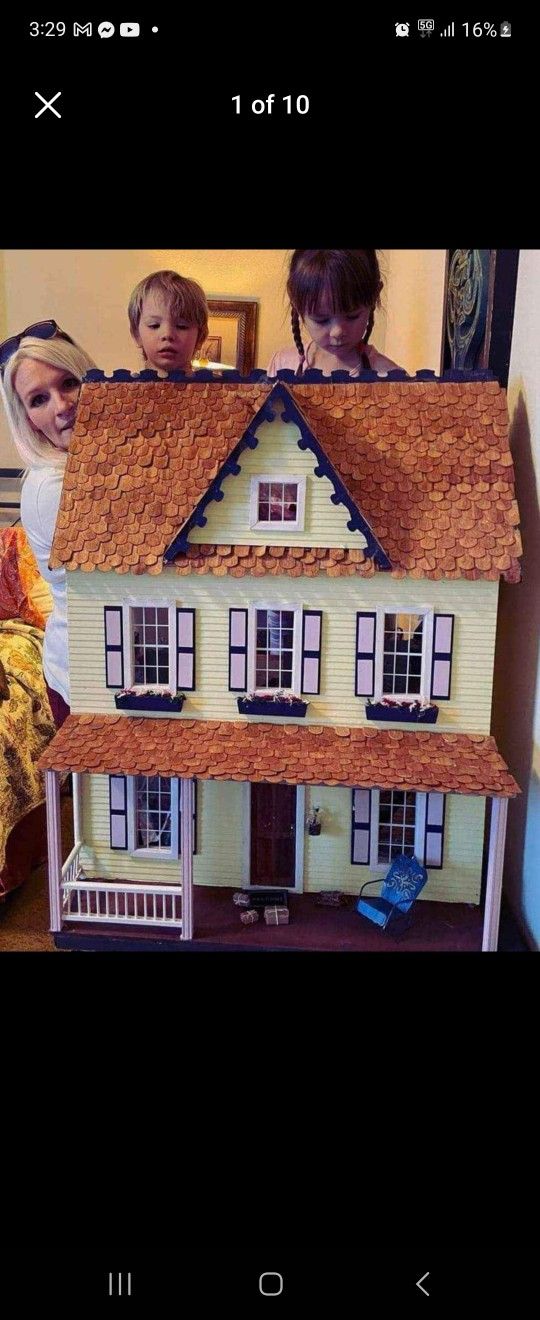 1:12 Scale Wooden Dollhouse