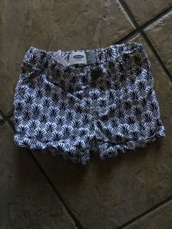 Old navy shorts size 2 t