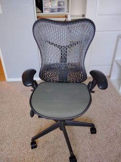 OFFICE CHAIR by Herman Miller