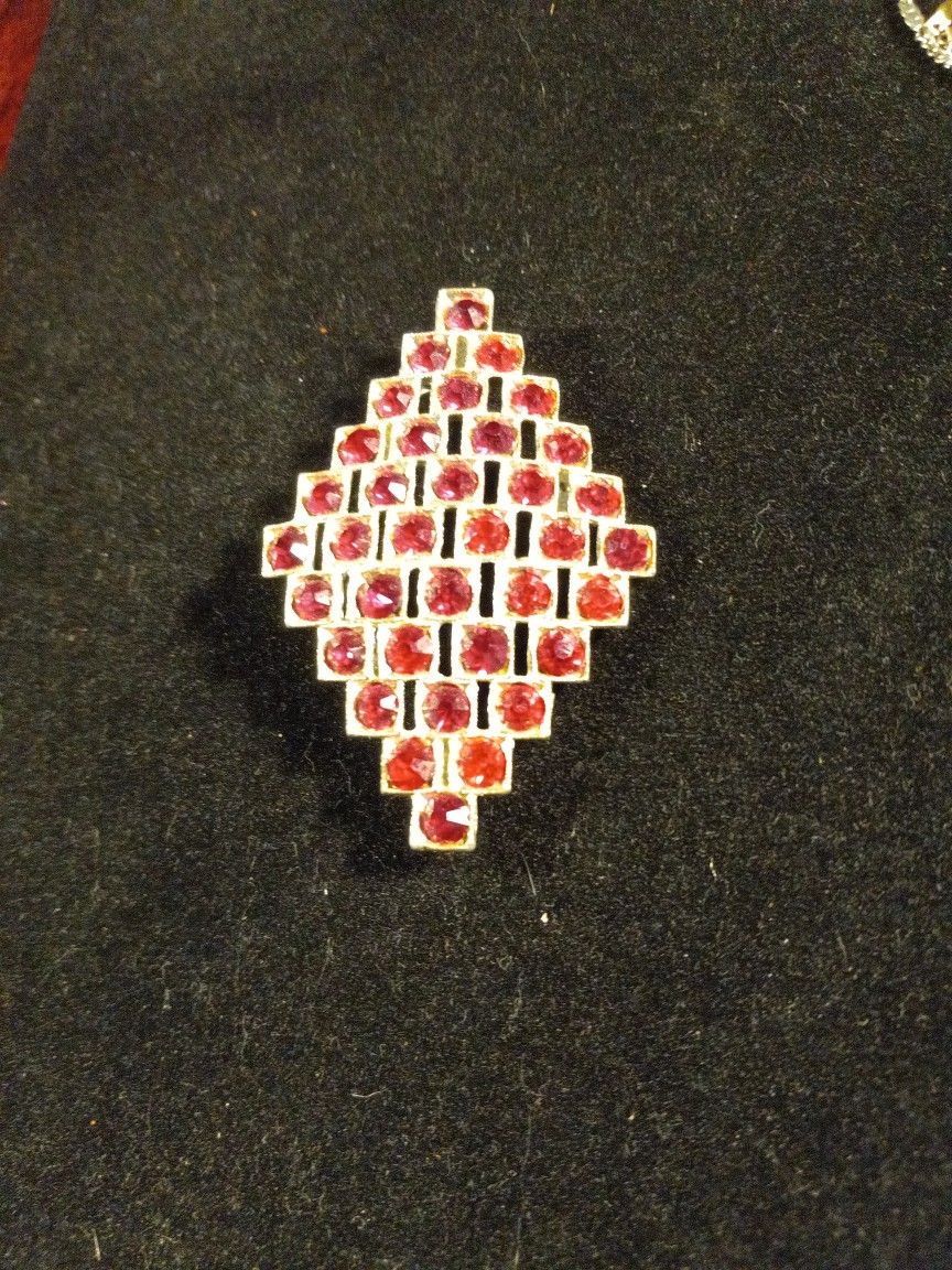 Gorgeous Red Rhinestone Brooch