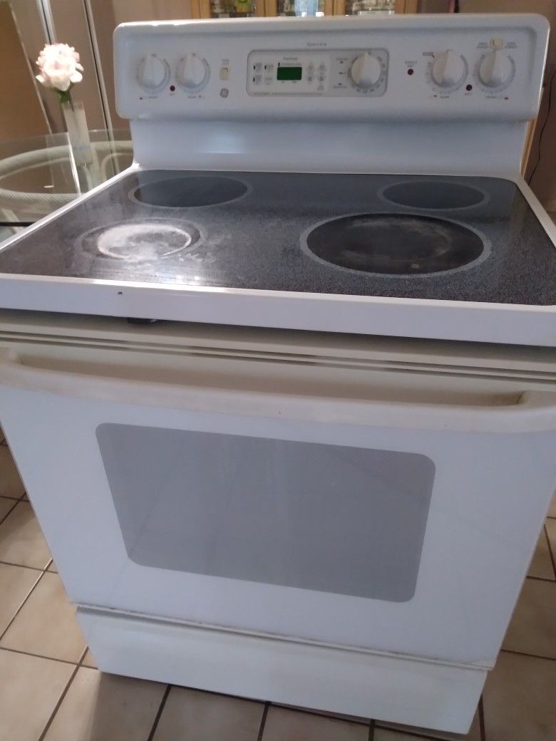 Spectra 4 Burner Electric Stove/Oven