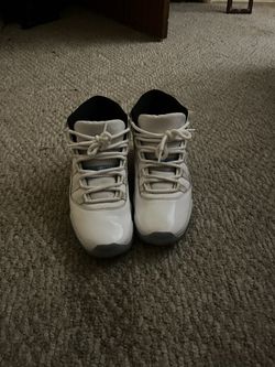 White Jordan 11’s