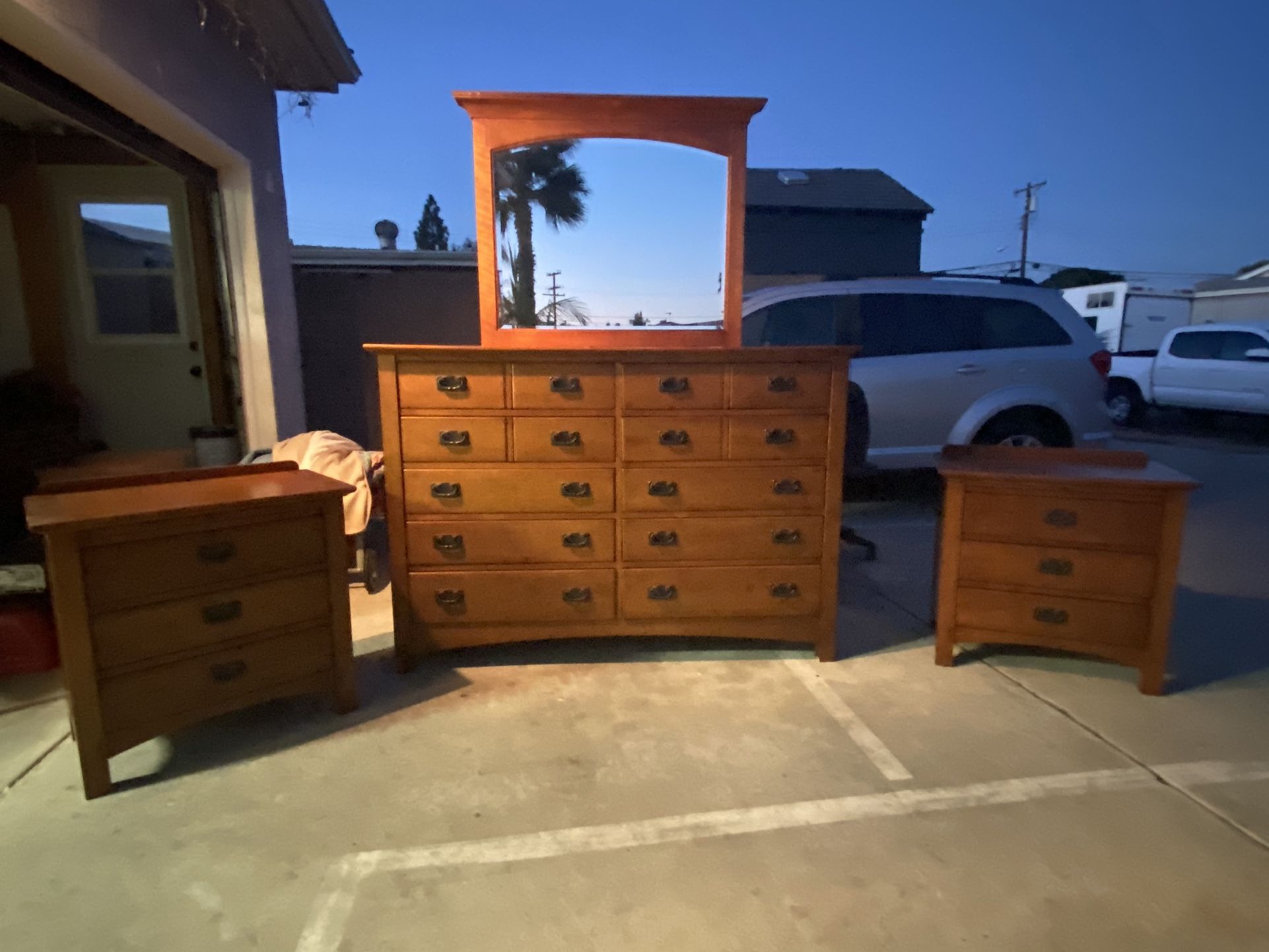 Dresser Set