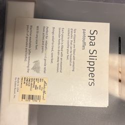 SPA SLIPPERS One Size Fits All.   New In Box. 