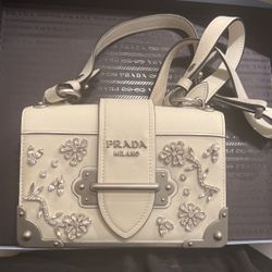 White Prada Bag 4k