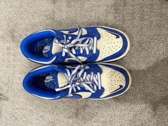 Jackie Robinson dunks