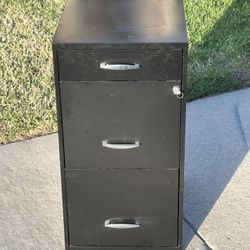 3 Drawers Filing Cabinet + Key