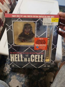 WWE dvd and bust