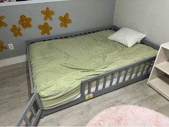 Toddler bed