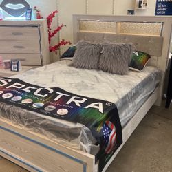QUEEN BED SET