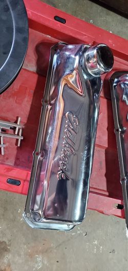 Edelbrock Chrome 8 Bolt Valve Covers  And  Air Cleaner 