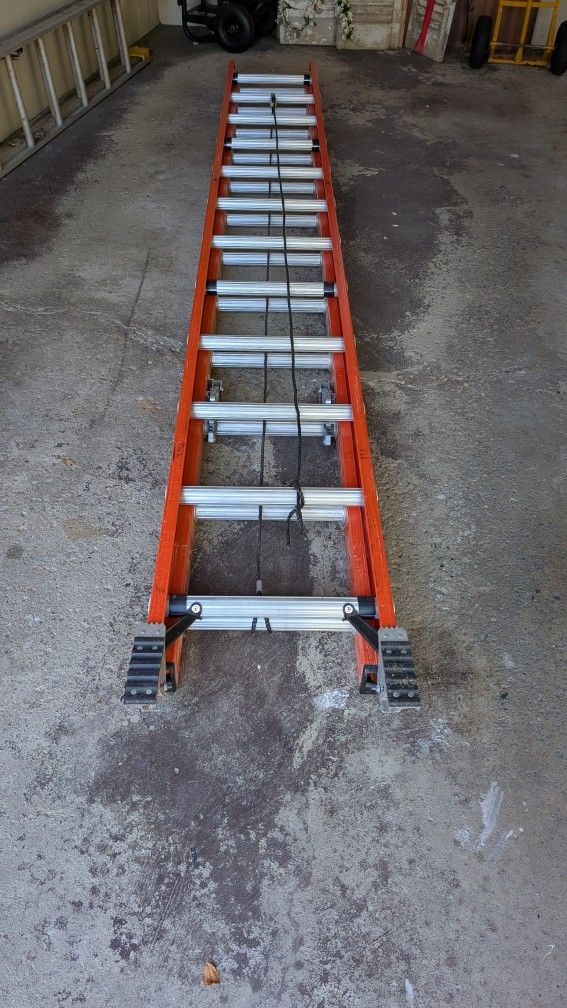24 ft Fiberglass Extension Ladder - Werner - Heavy Duty 