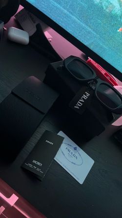 Prada sun glasses