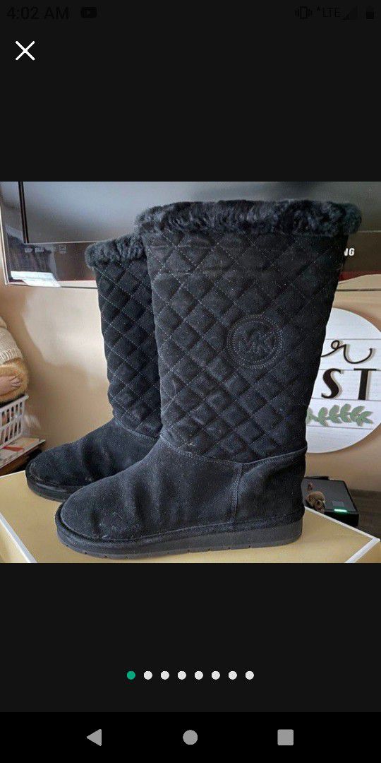NEW MICHAEL KORS WOMEN'S BOOTS AND VERY SOFT AND COMFORTABLE!!! 