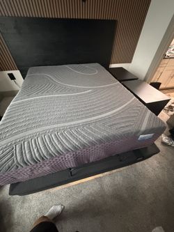 Purple Restore Premier Soft Queen Mattress( Accepting Offers)
