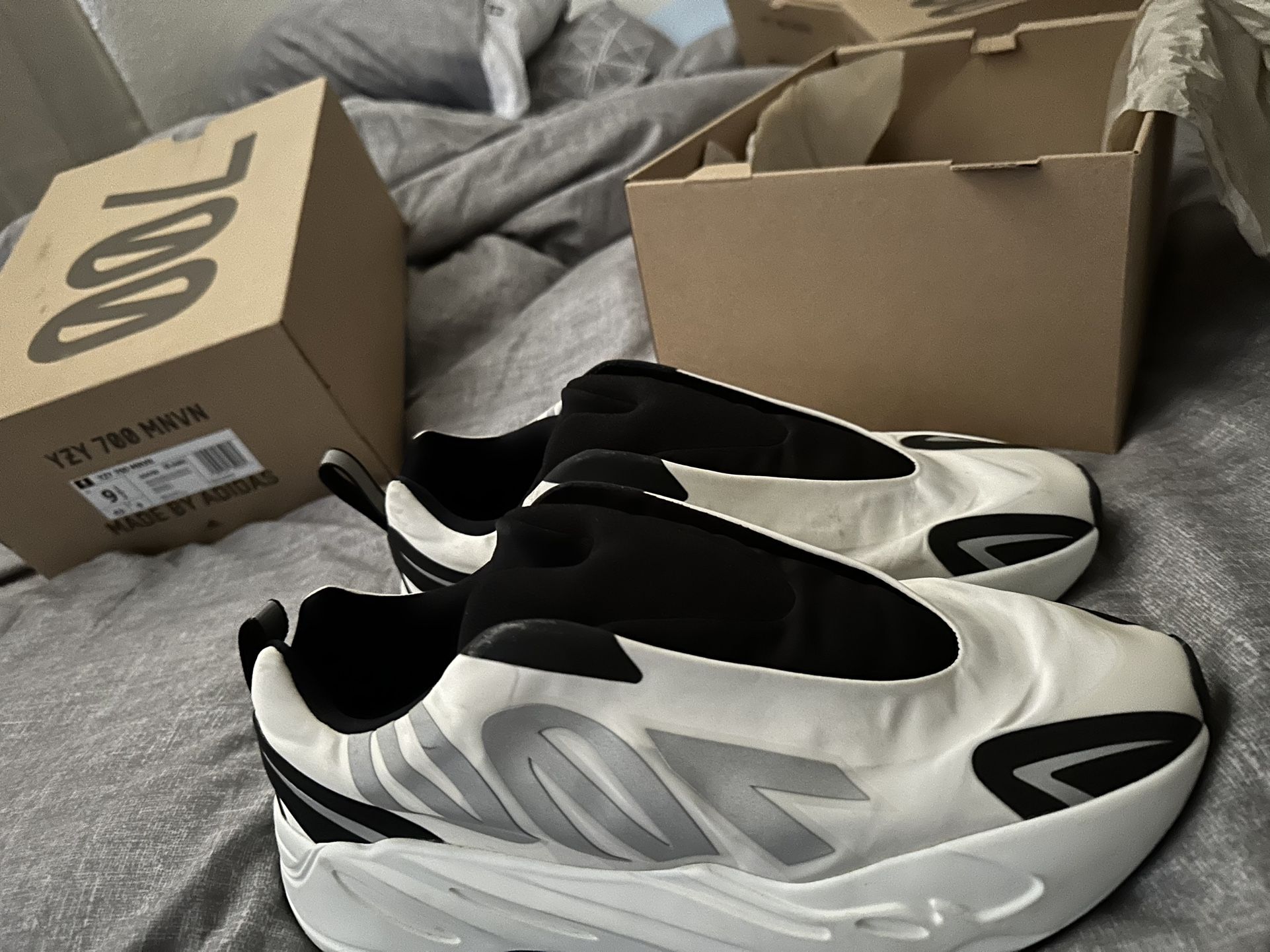 Law Yeezy Boost 700 Multi Solid Yeezy Boost 700 Wave Runner